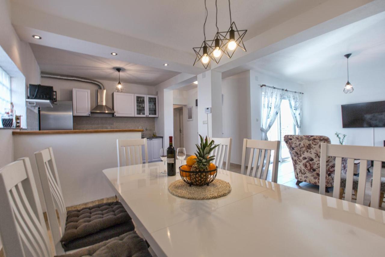 הוילה Luxury House צזריקה מראה חיצוני תמונה