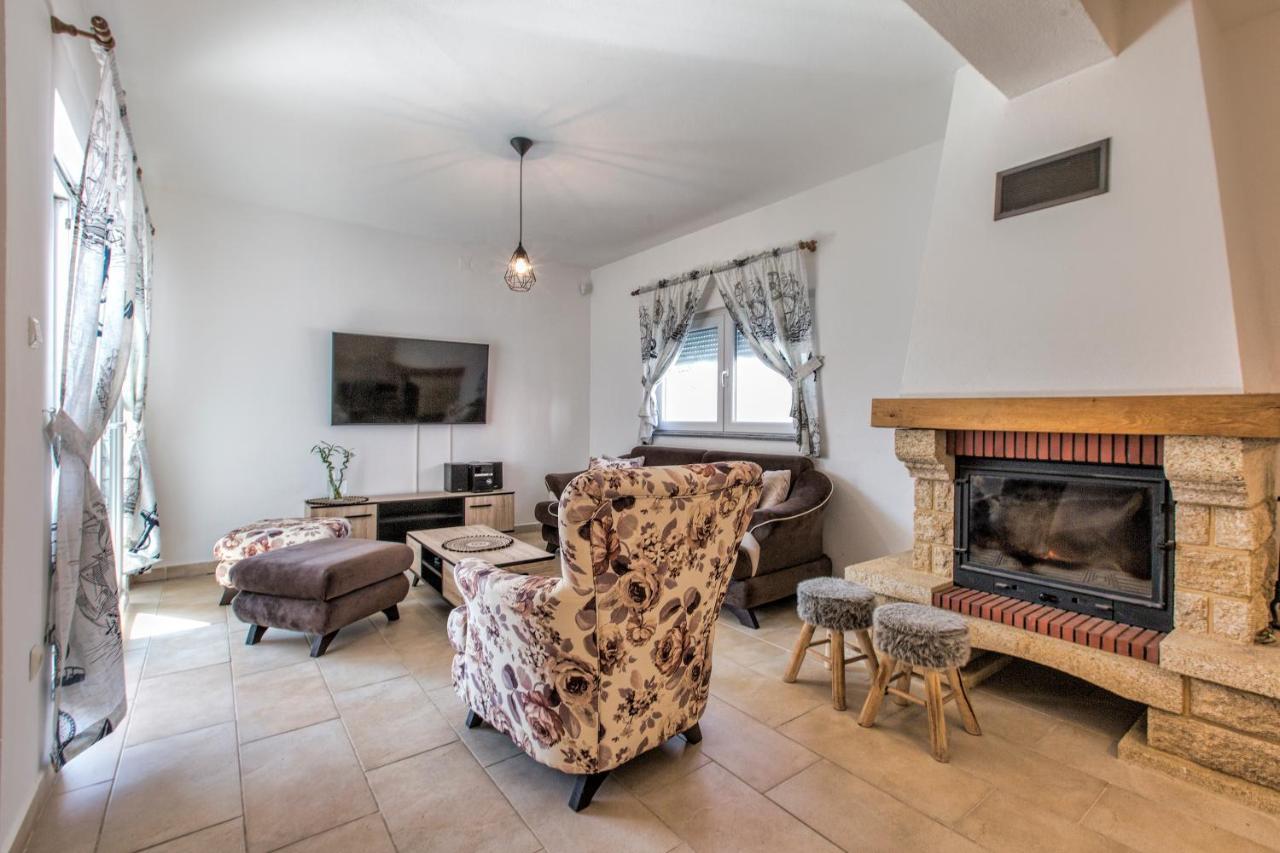 הוילה Luxury House צזריקה מראה חיצוני תמונה